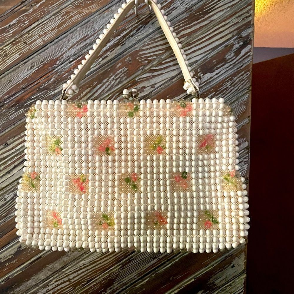 Beautiful vintage beaded purse  